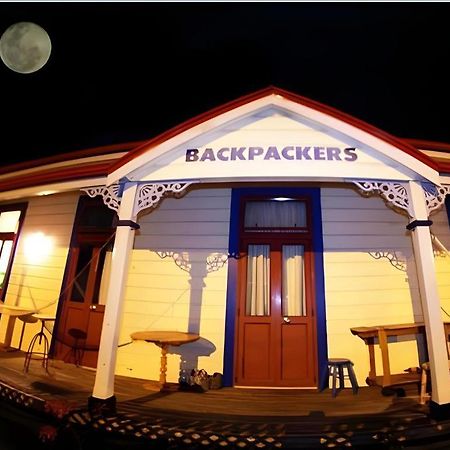 נאפייר Stables Lodge Backpackers מראה חיצוני תמונה