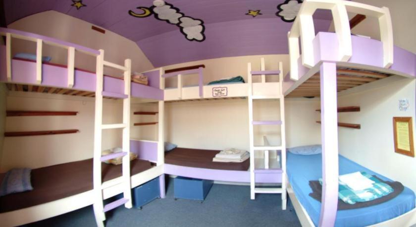 נאפייר Stables Lodge Backpackers מראה חיצוני תמונה