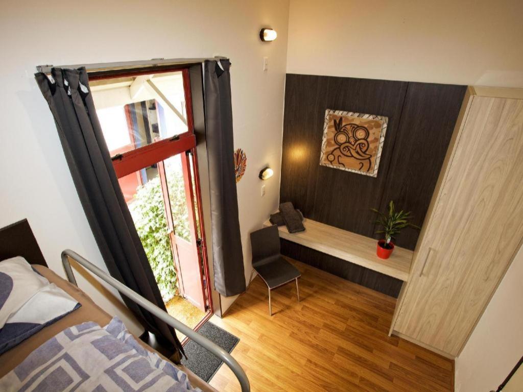 נאפייר Stables Lodge Backpackers מראה חיצוני תמונה
