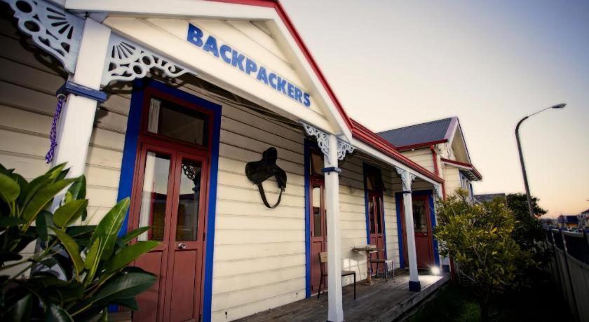 נאפייר Stables Lodge Backpackers מראה חיצוני תמונה
